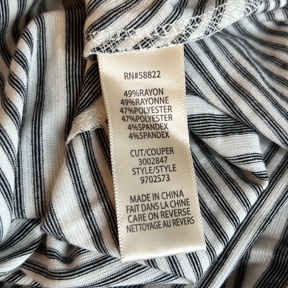 NWT Max Studio sleeveless button down top size medium - Picture 6 of 7